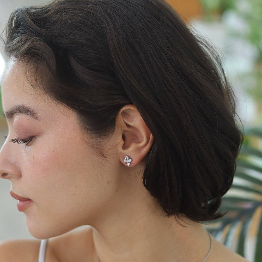 JANESSA White Gold Diamonds Earrings